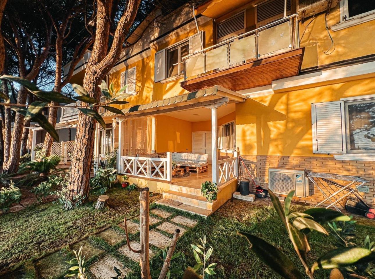 Marlis' Home Golem  Exterior photo